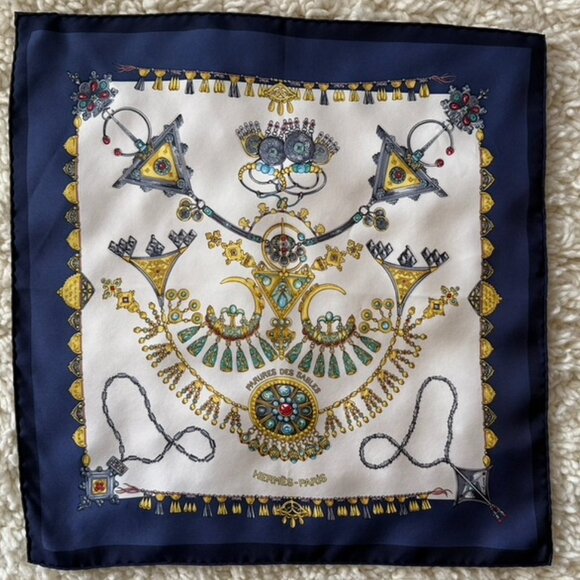 Authentic Hermès “Parures des Sables" Silk Scarf - Picture 2 of 12